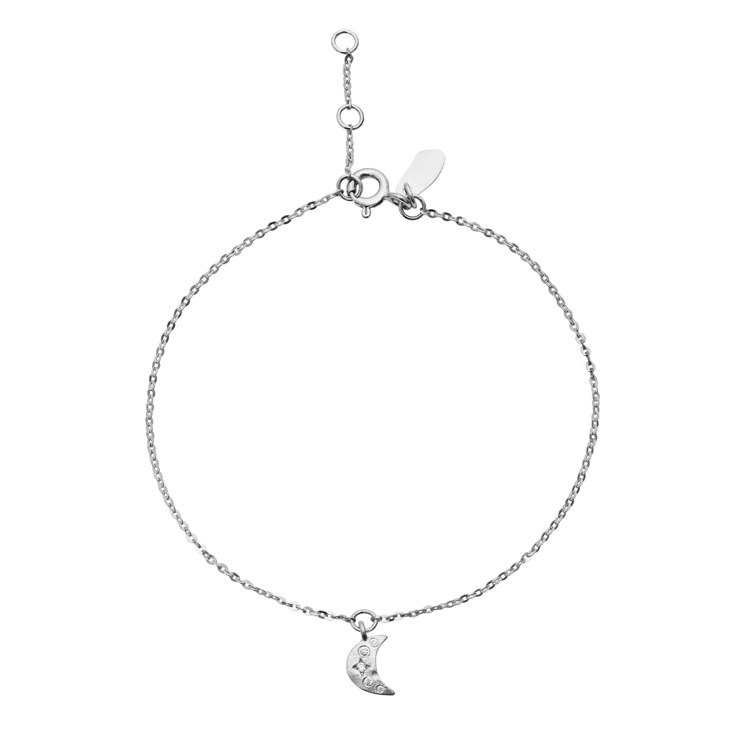 Sølvarmbåndet Celestia i fra Maanesten, er et enkelt armbånd med en måne som anheng.