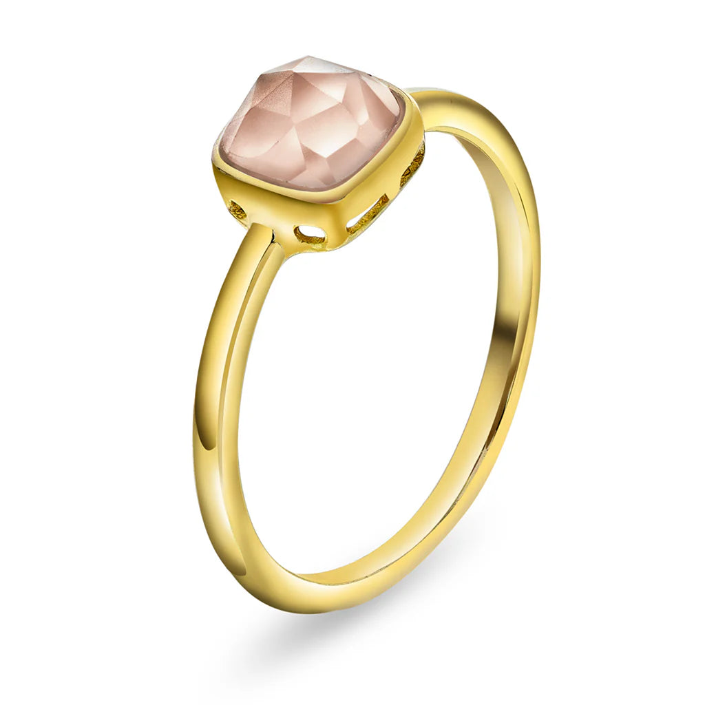 Sandra Lyng x by Pan Jewelry- Ring i forgylt sølv med rosa opal KJÆRLIGHET