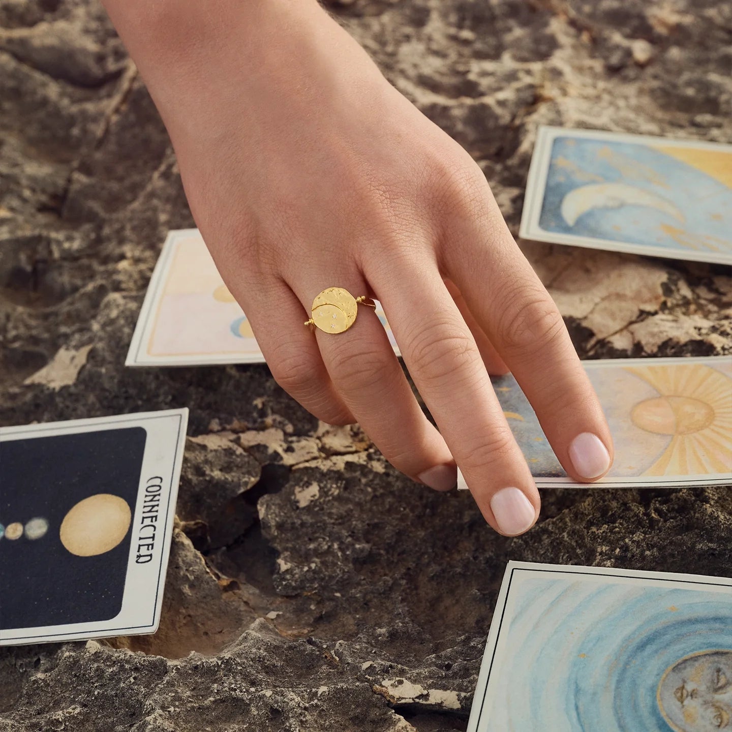 Maanesten, ring- Sunna