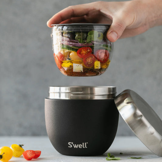 Eats mattermos fra S´well. Mattermosen holder på kald og varm mat. Indre beholder som kan tas ut, for enklere rengjøring.