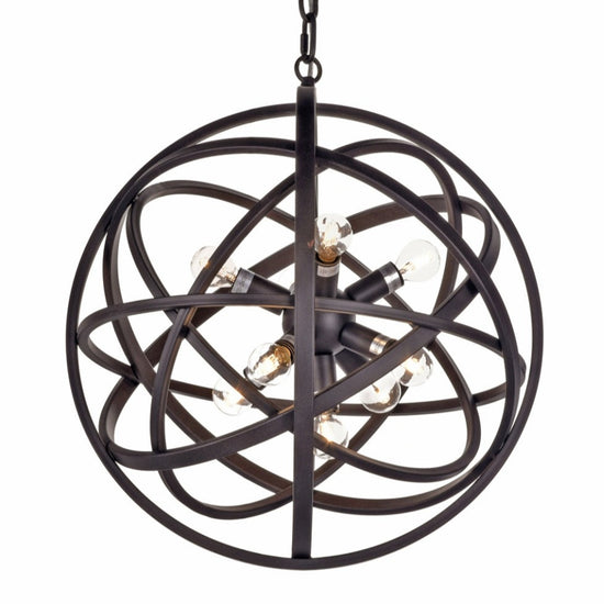 Nest taklampe i fra Artwood, er en stilren og klassisk taklampe som passer perfekt over spisebordet. Lampen har en rund form, med flere runde jernstenger inne i sirkelen. Det er 9 lyskilder inne i lampen.